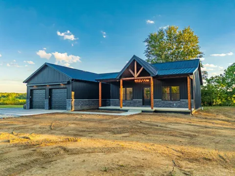 560 W Fourth Street
