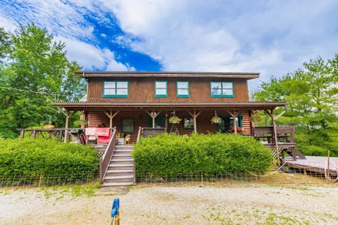 1237 Black Hollow Road