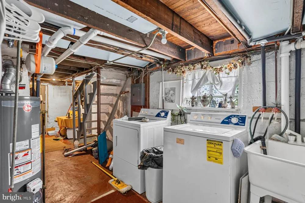 2803 FLEETWOOD AVENUE Baltimore, MD 21214