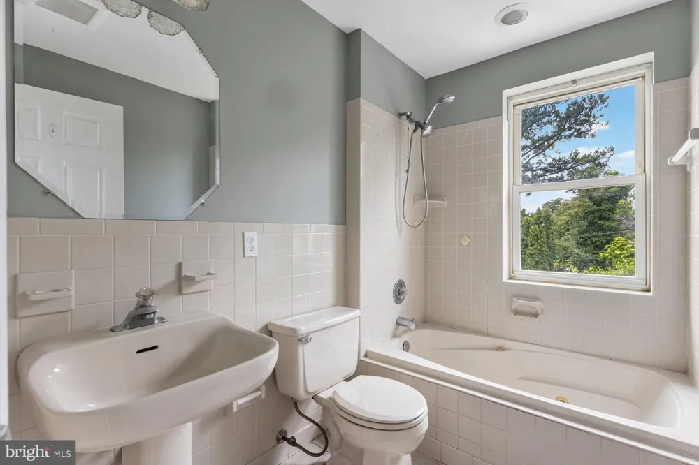 2803 FLEETWOOD AVENUE Baltimore, MD 21214