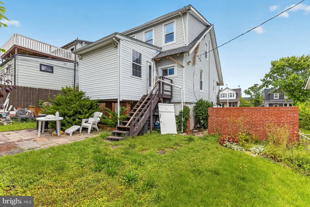 2803 FLEETWOOD AVENUE Baltimore, MD 21214