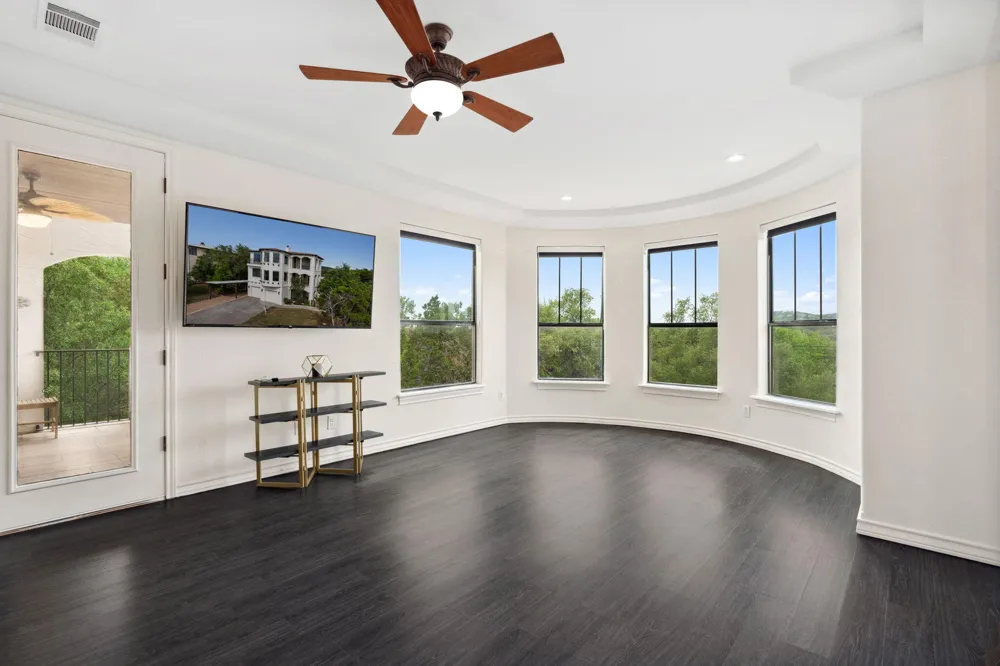 8117 Joy Road Volente, TX 78641