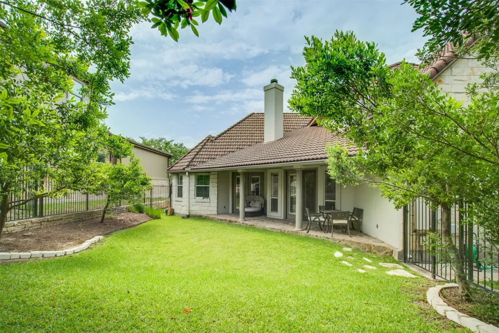 18 Glenway Drive The Hills, TX 78738