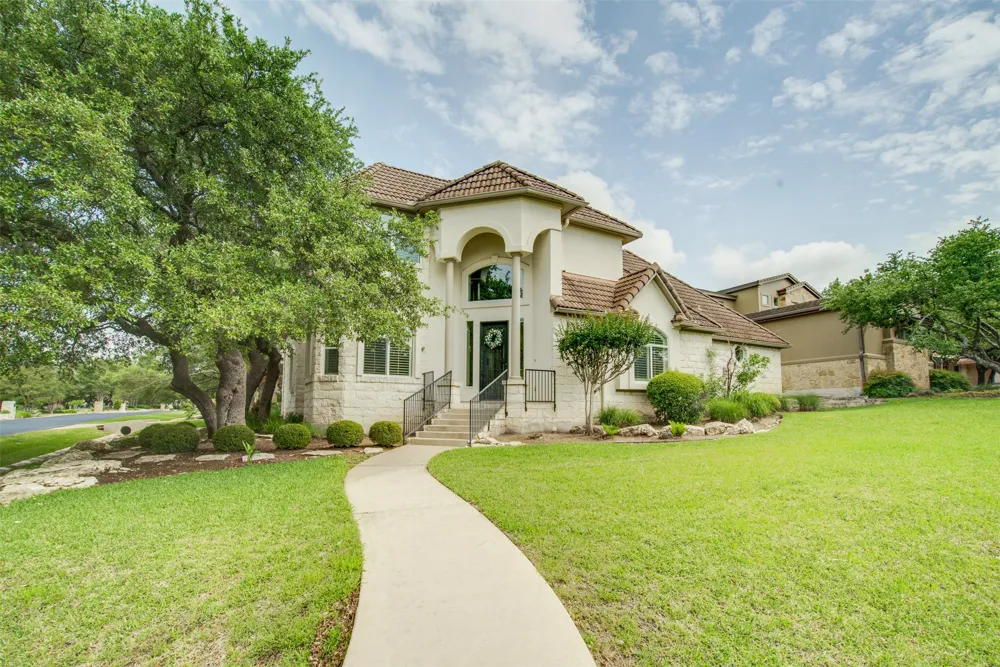 18 Glenway Drive The Hills, TX 78738