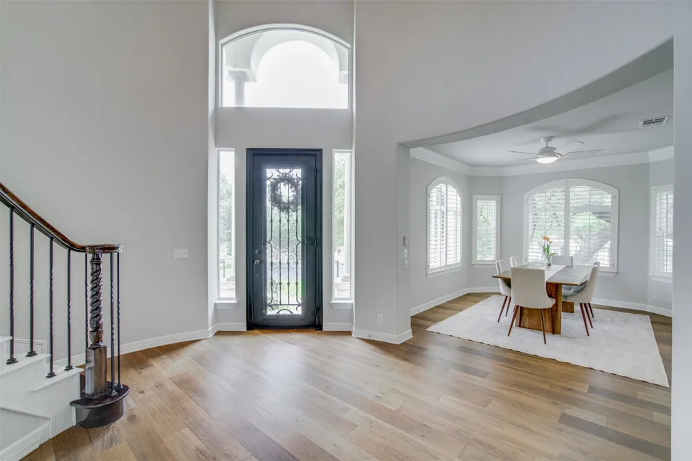 18 Glenway Drive The Hills, TX 78738
