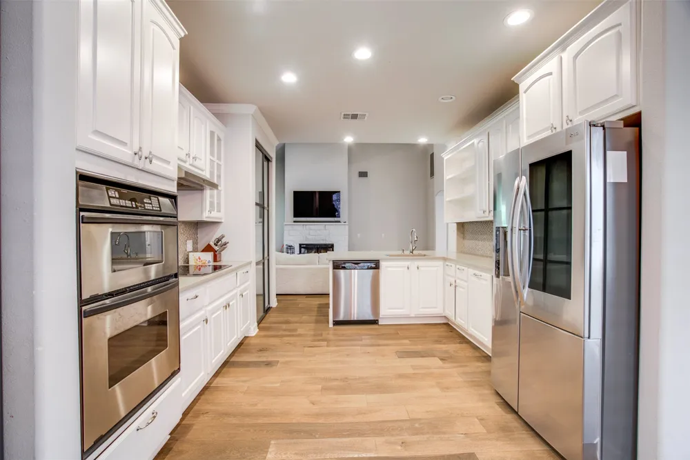 18 Glenway Drive The Hills, TX 78738