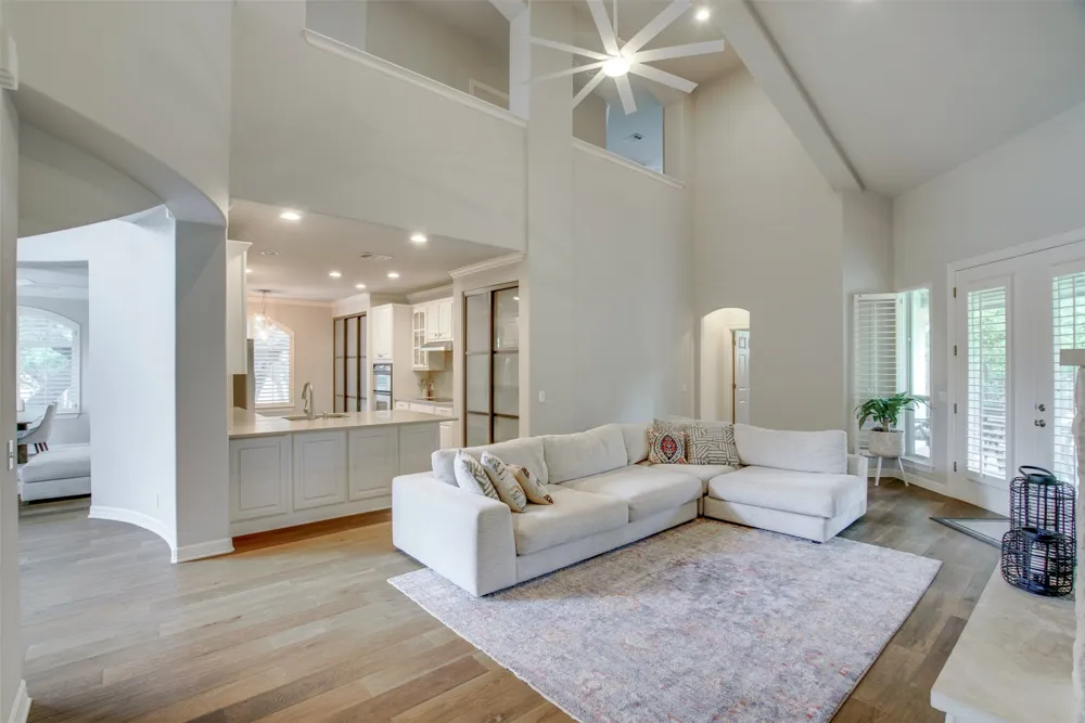 18 Glenway Drive The Hills, TX 78738