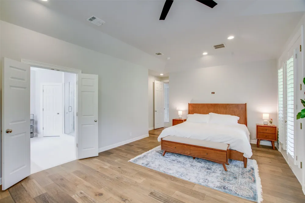 18 Glenway Drive The Hills, TX 78738