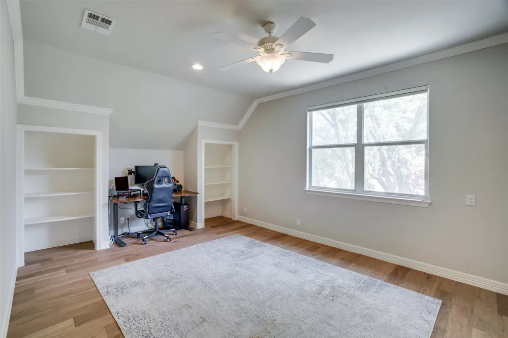 18 Glenway Drive The Hills, TX 78738