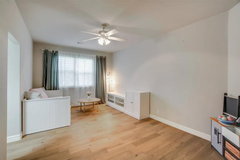 18 Glenway Drive The Hills, TX 78738