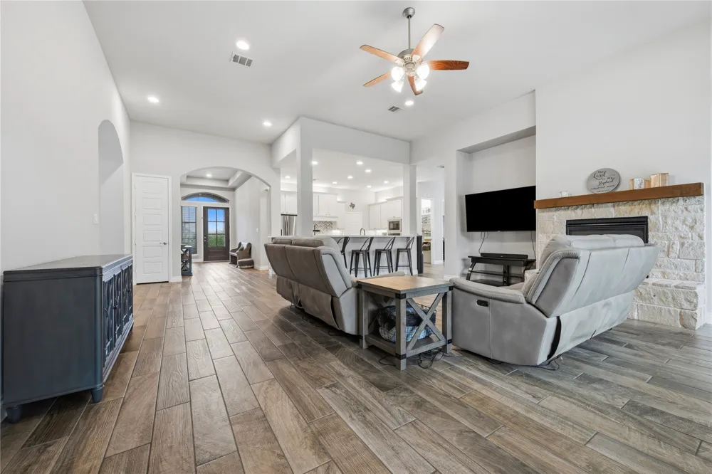 140 Catani Loop Georgetown, TX 78628