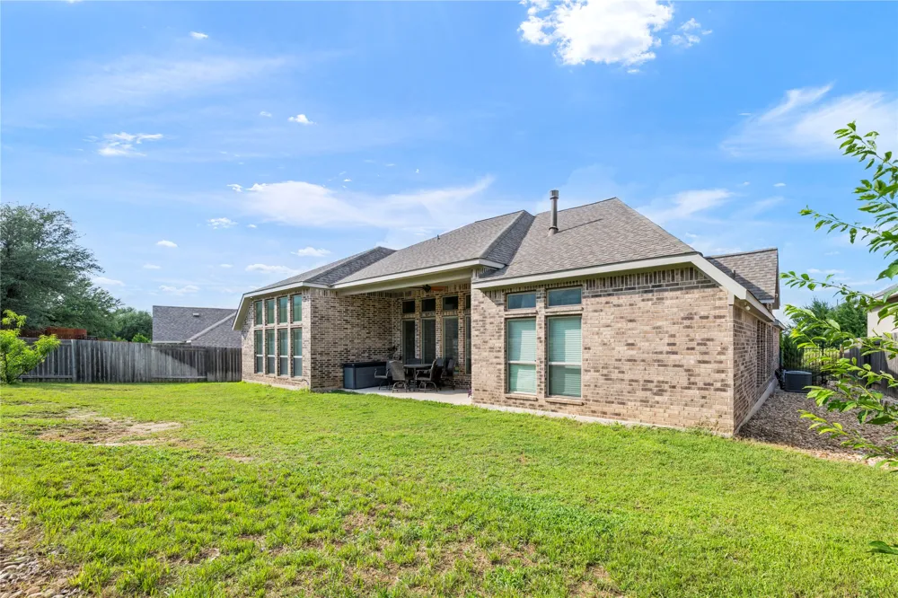 140 Catani Loop Georgetown, TX 78628