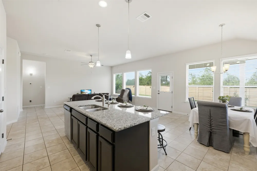 276 Gunnison Way Kyle, TX 78640