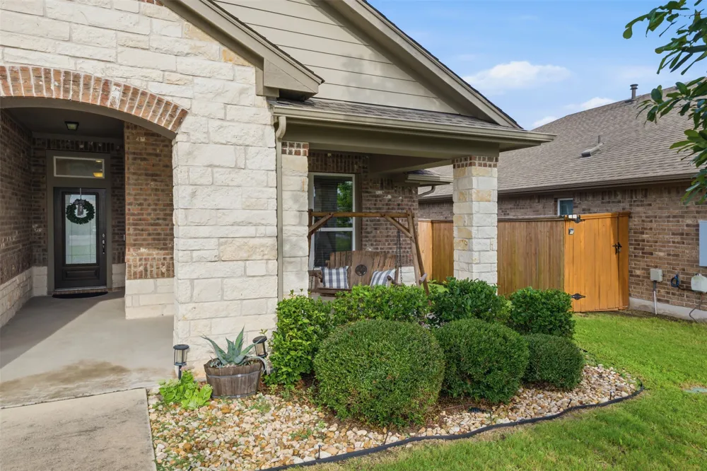 276 Gunnison Way Kyle, TX 78640
