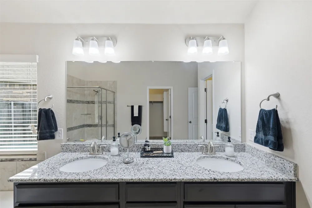 276 Gunnison Way Kyle, TX 78640