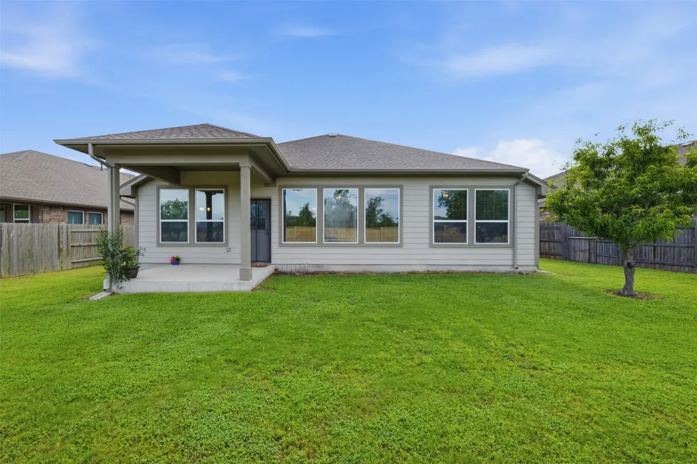 276 Gunnison Way Kyle, TX 78640