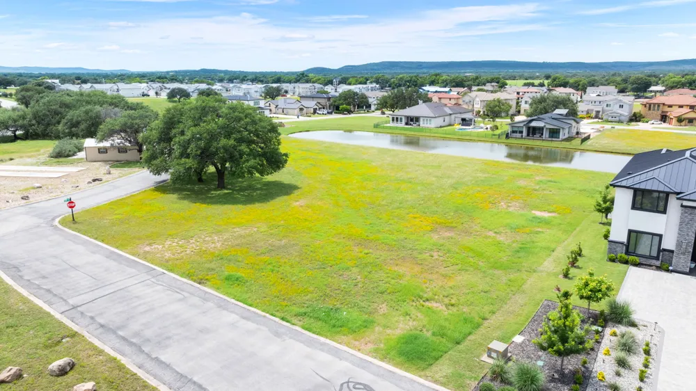 102 Summer Life Lane Kingsland, TX 78639