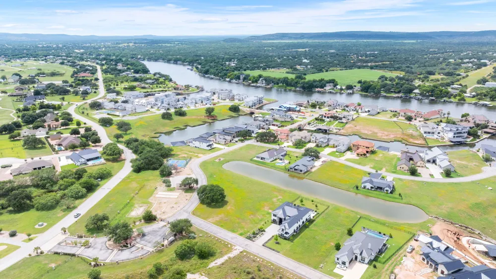 102 Summer Life Lane Kingsland, TX 78639