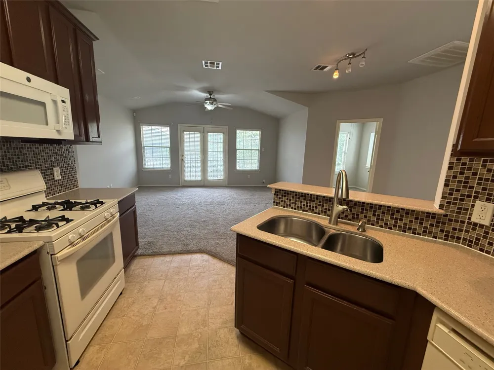 1900 Scofield Ridge Parkway #4701 Austin, TX 78727