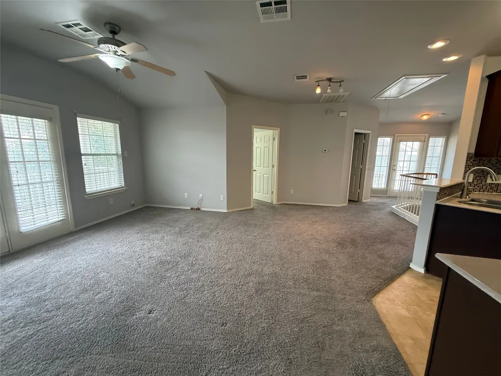 1900 Scofield Ridge Parkway #4701 Austin, TX 78727