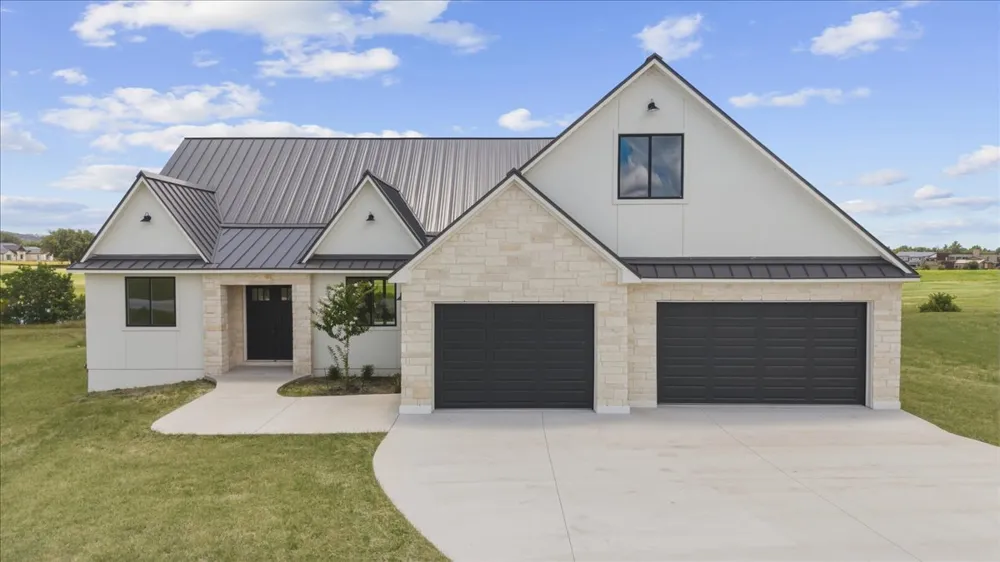 224 Sandia Loop Kingsland, TX 78639