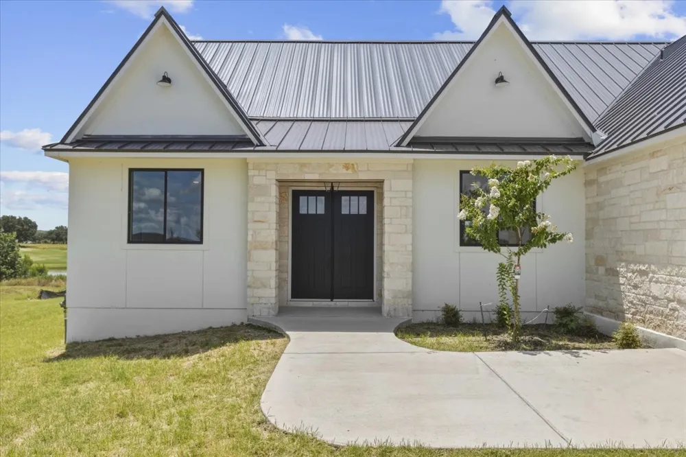 224 Sandia Loop Kingsland, TX 78639
