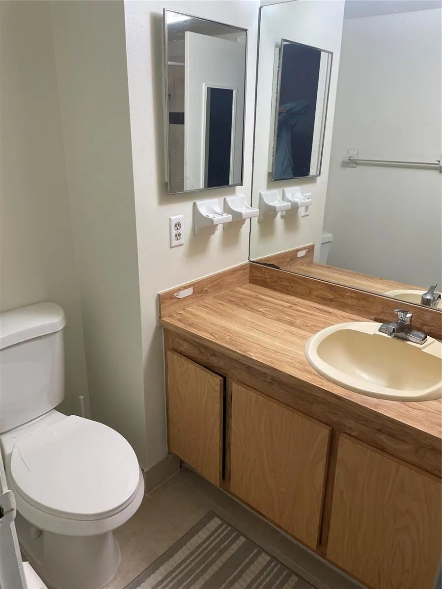 143 NW 93rd Avenue #202 Pembroke Pines, FL 33024