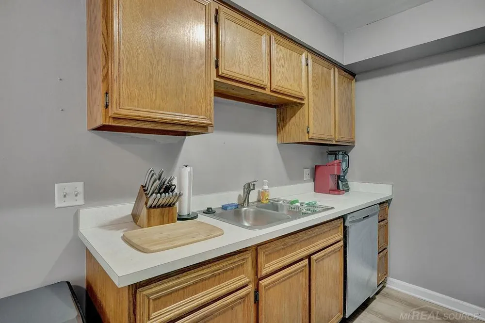 31611 Fraser Drive Fraser City, MI 48026