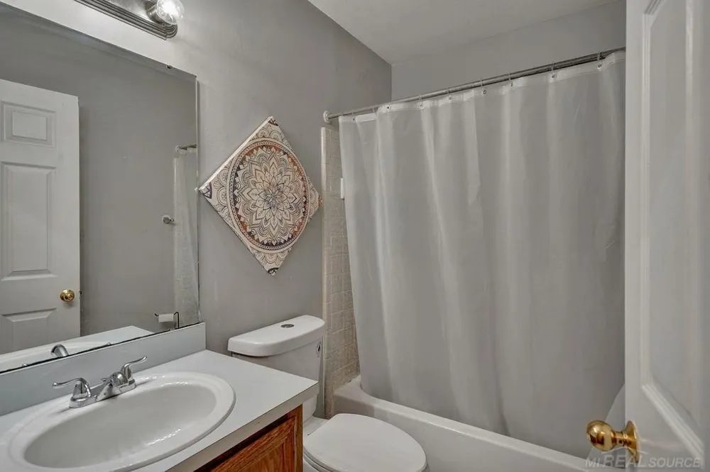 31611 Fraser Drive Fraser City, MI 48026