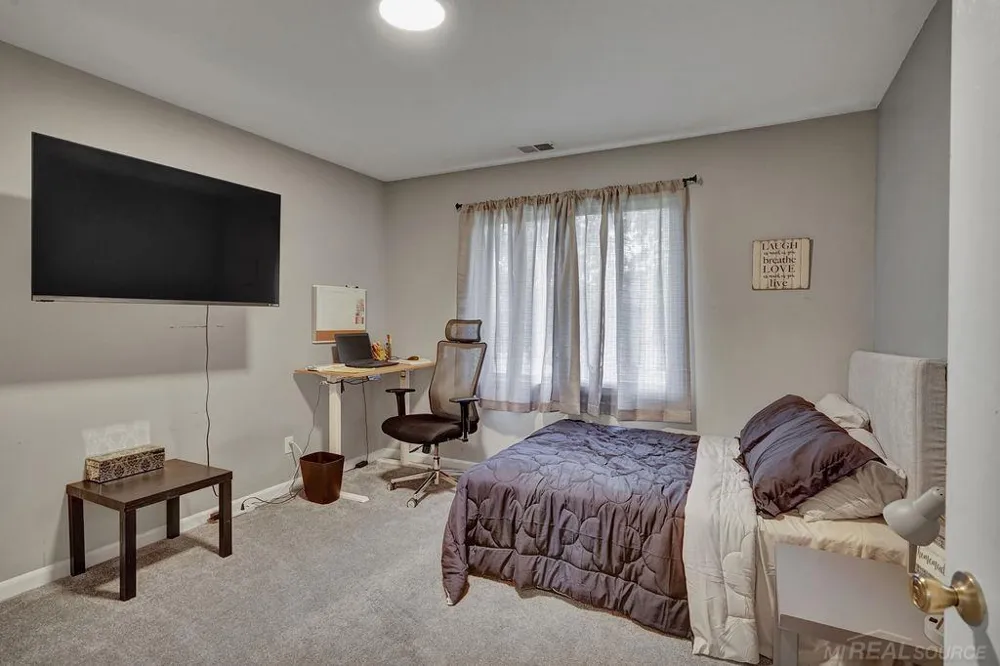 31611 Fraser Drive Fraser City, MI 48026