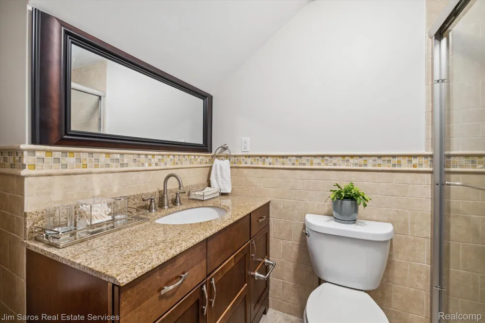 84 Vernier Road Village Of Grosse Pointe Shores City, MI 48236