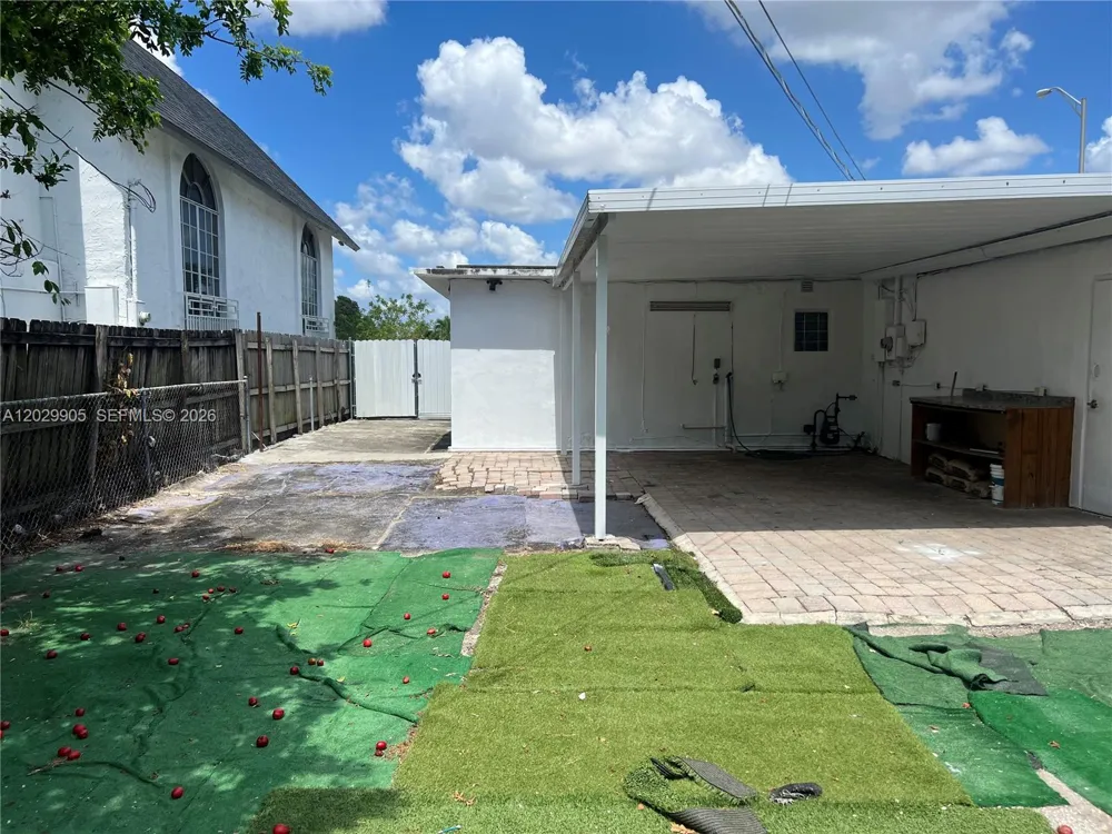 1401 E 8th Ave #n/a Hialeah, FL 33010