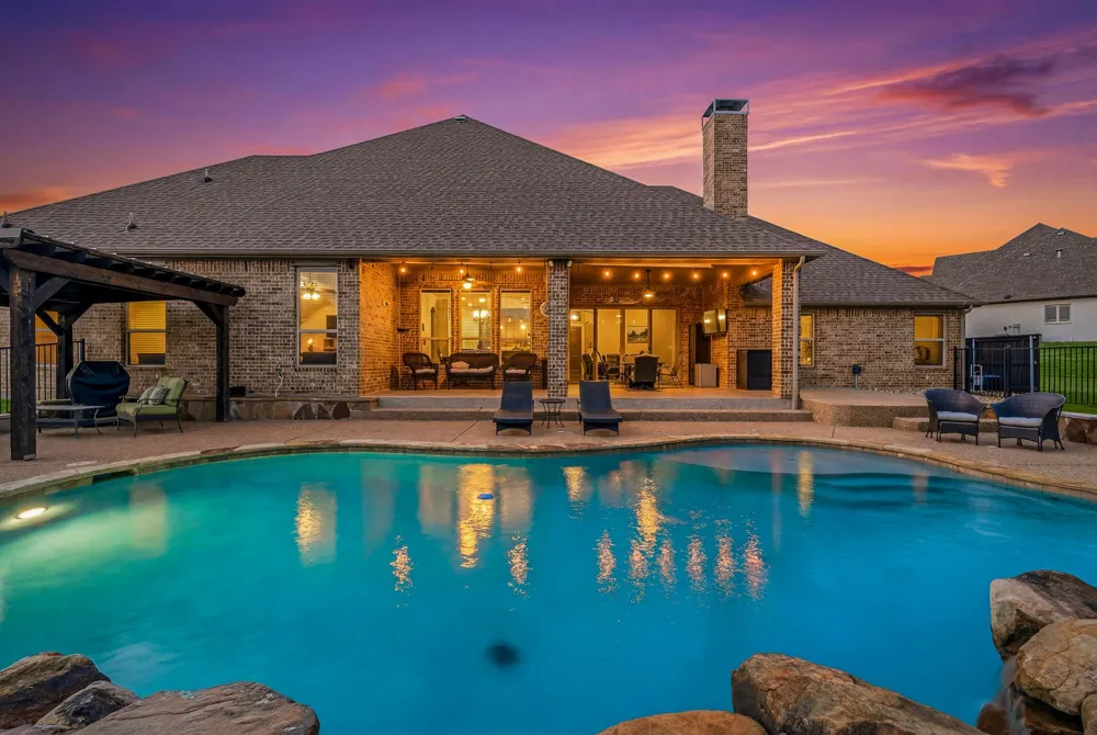 188 Bearclaw Circle Aledo, TX 76008