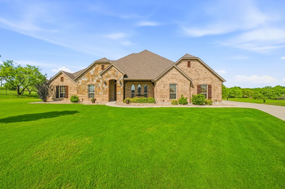 188 Bearclaw Circle Aledo, TX 76008