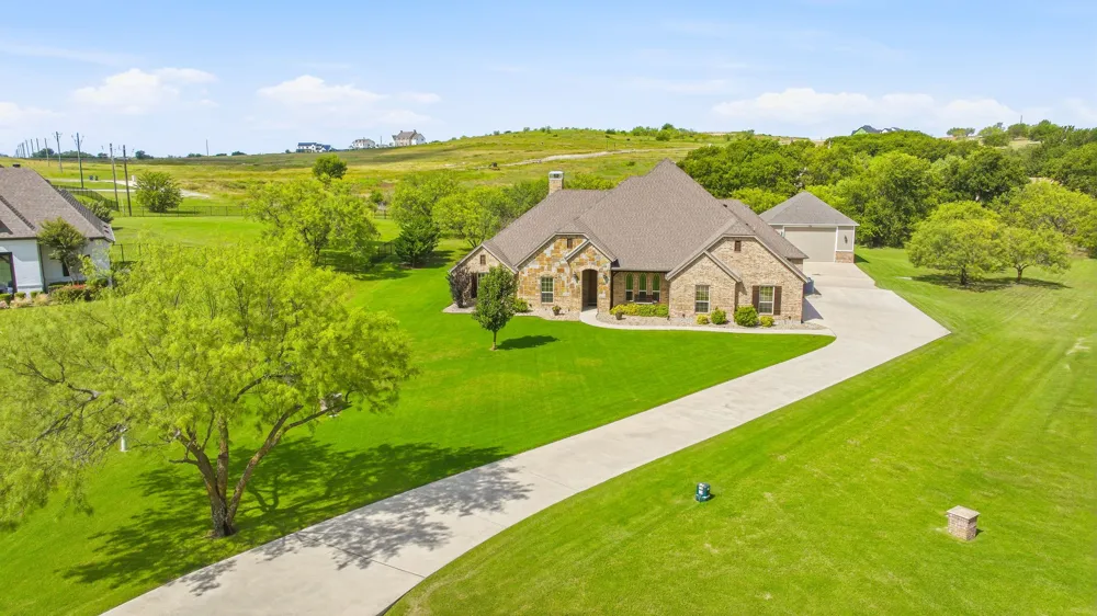 188 Bearclaw Circle Aledo, TX 76008