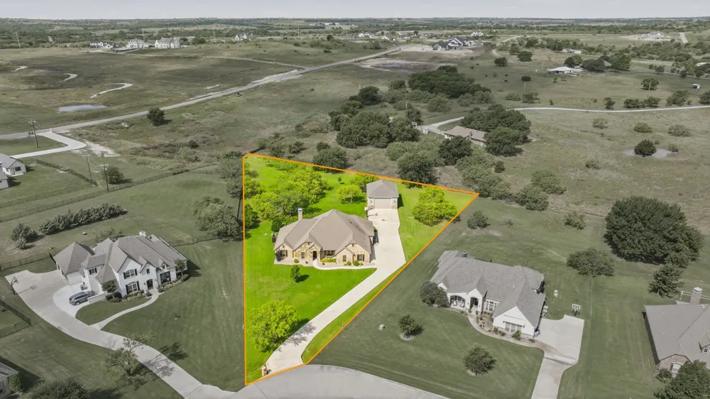 188 Bearclaw Circle Aledo, TX 76008