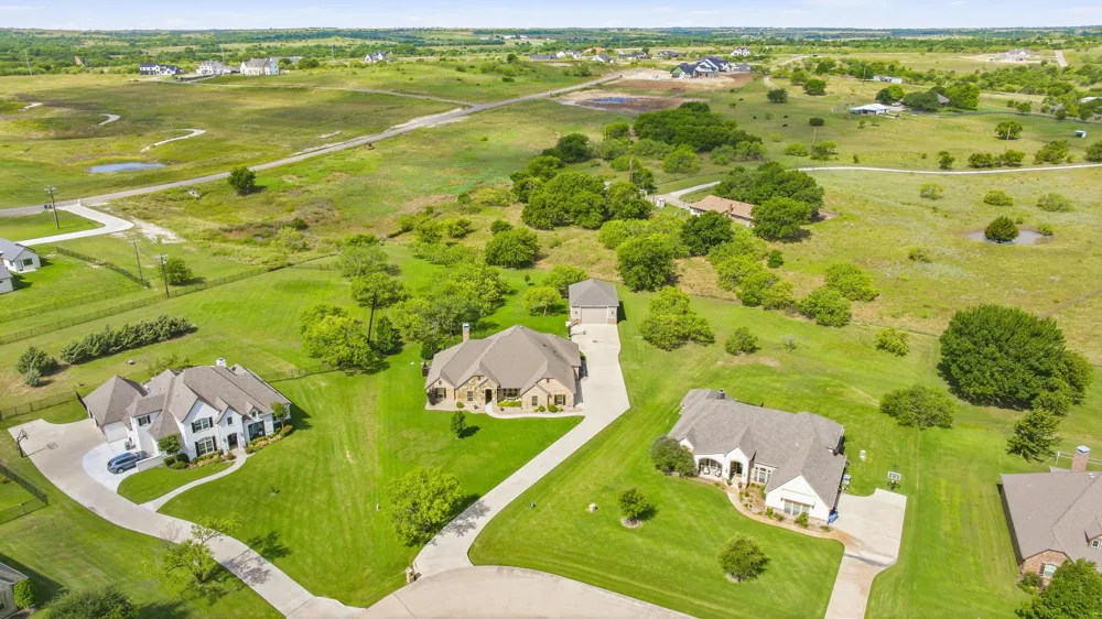 188 Bearclaw Circle Aledo, TX 76008