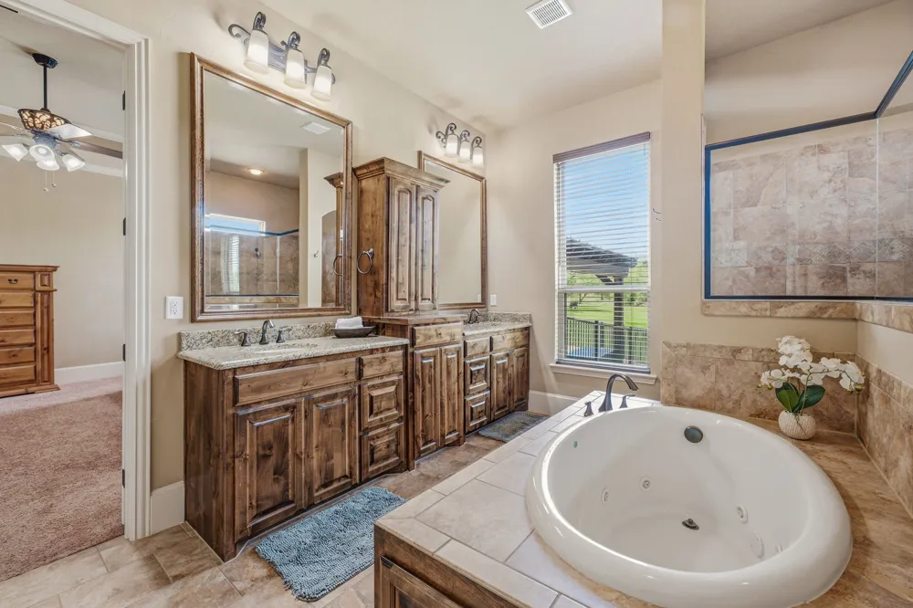 188 Bearclaw Circle Aledo, TX 76008