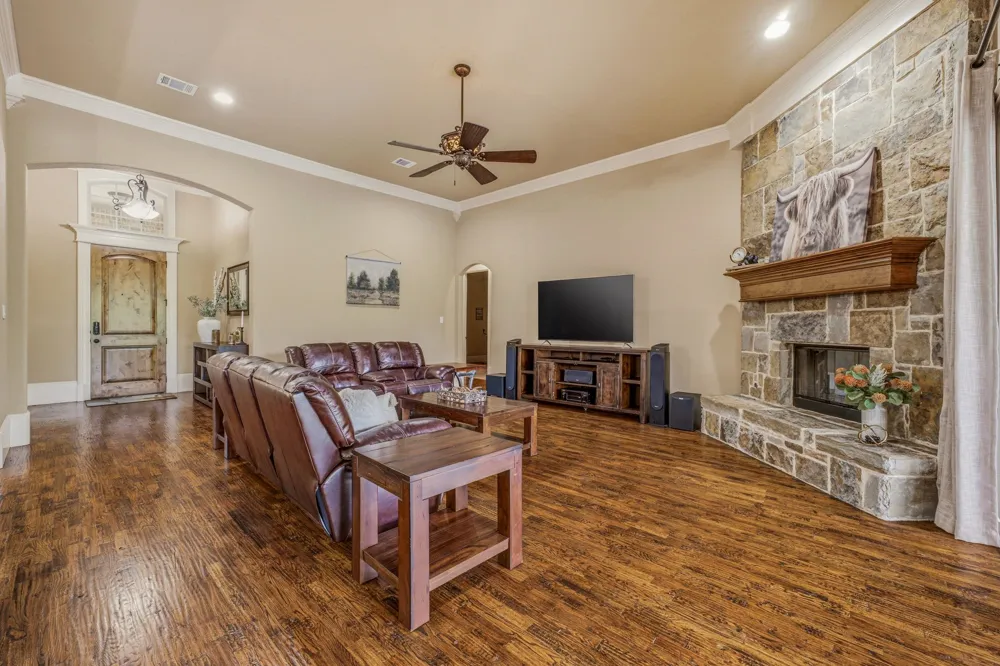 188 Bearclaw Circle Aledo, TX 76008