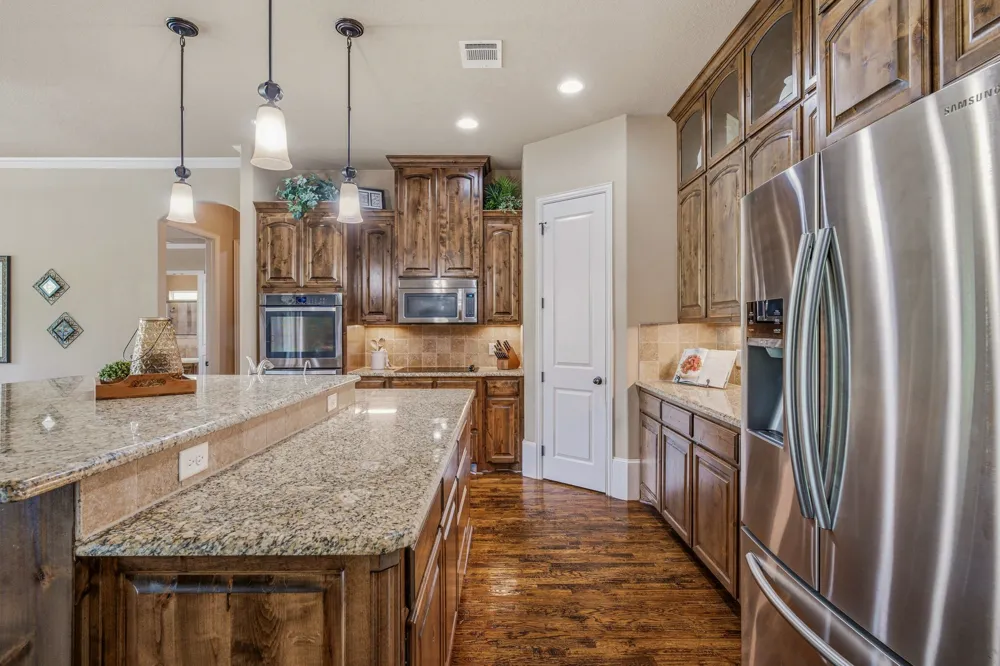 188 Bearclaw Circle Aledo, TX 76008