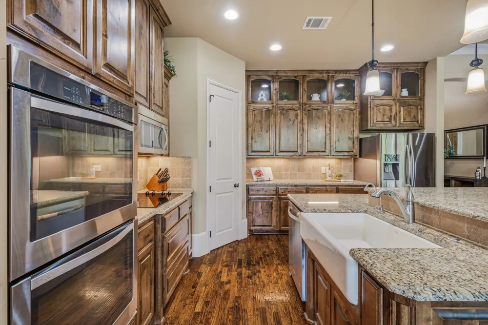 188 Bearclaw Circle Aledo, TX 76008