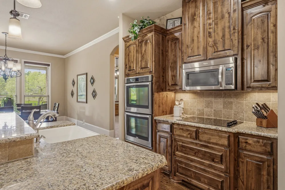 188 Bearclaw Circle Aledo, TX 76008