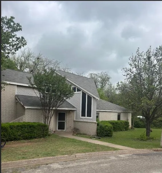 6 Creekwood Trail Bowie, TX 76230