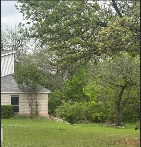 6 Creekwood Trail Bowie, TX 76230