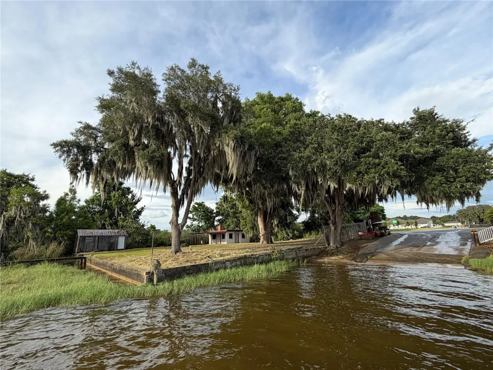 12703 CR-48 Astatula, FL 34705