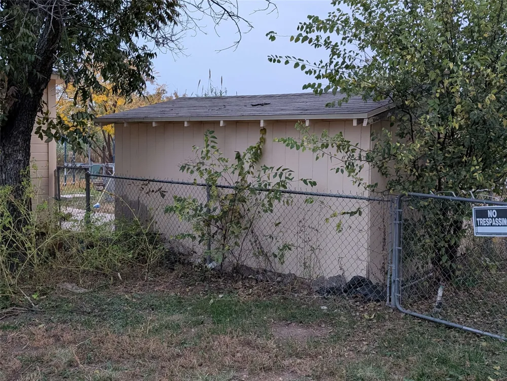 3223 Travis Street San Angelo, TX 76903