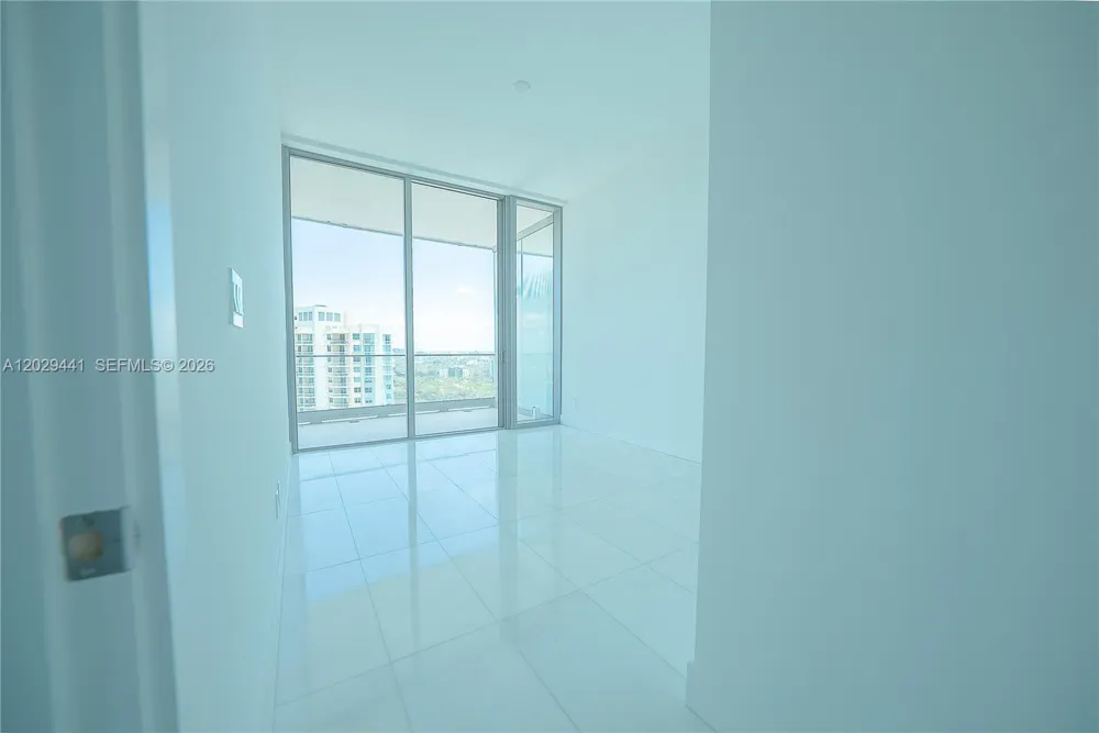 175 SE 25th Rd #2103 Miami, FL 33129
