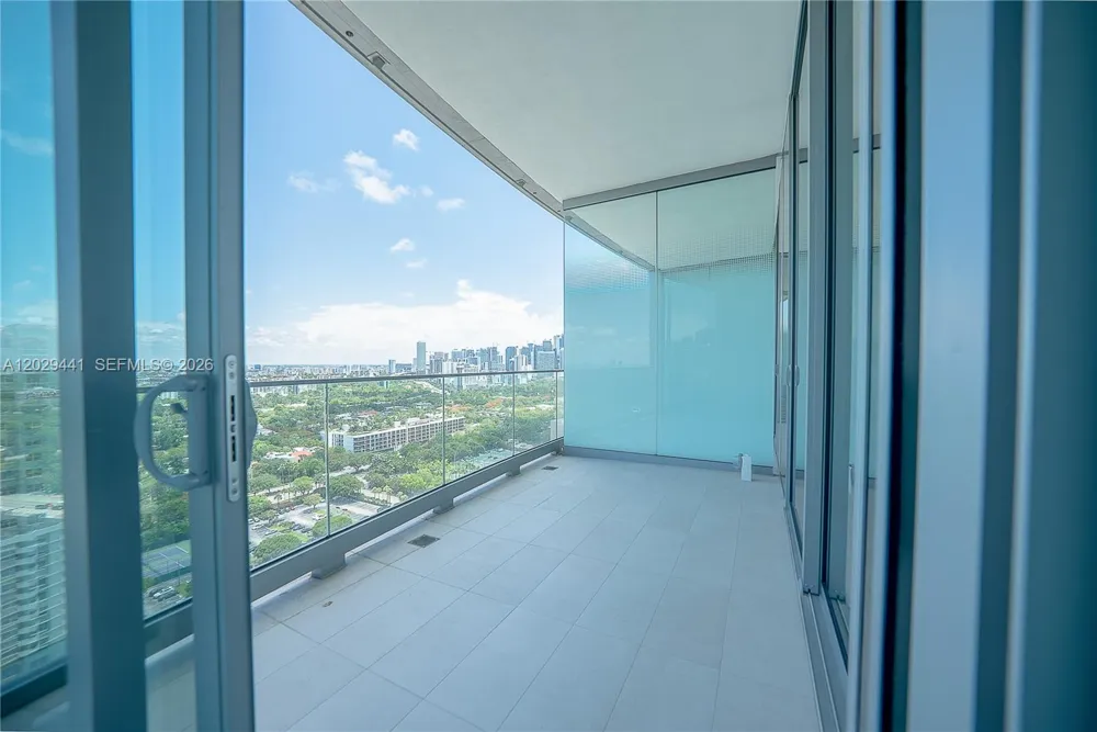 175 SE 25th Rd #2103 Miami, FL 33129