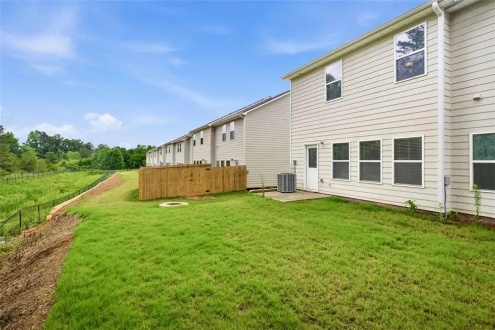 8684 Lakeview Commons #48 Jonesboro, GA 30238