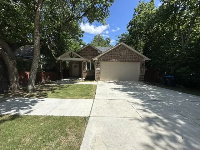 917 E Maddox Avenue Fort Worth, TX 76104